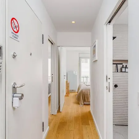 Luxury Smart Flat W/ River Views