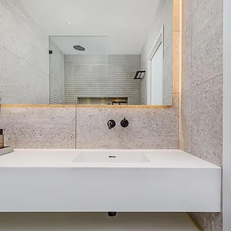 Luxury Smart Flat W/ River Views Lisbon