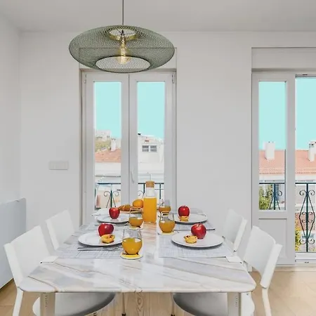 Luxury Smart Flat W/ River Views Lisbon
