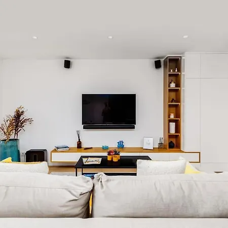 Smart Flat River Views & Ntflix By Homeful Homes Διαμέρισμα *