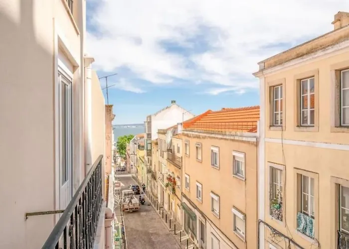 Apartment Smart Flat River Views & Ntflix By Homeful Homes